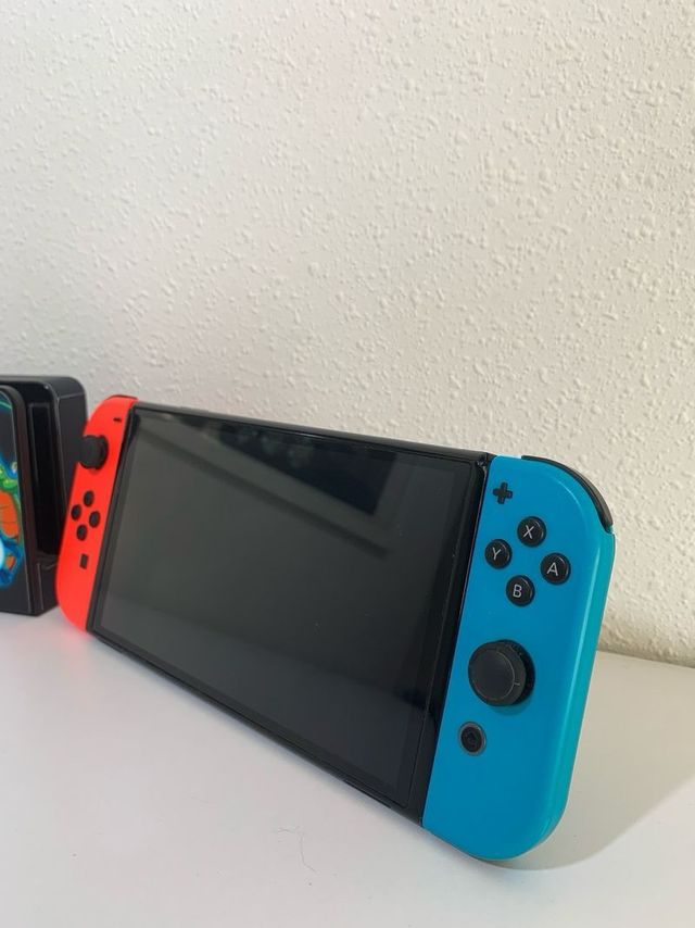 Nintendo Switch OLED Edizione Dragon Ball