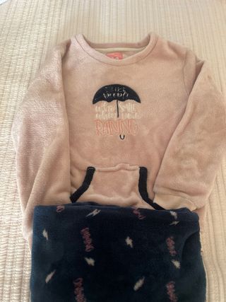 Pijama niña invierno talla justa muy calentito