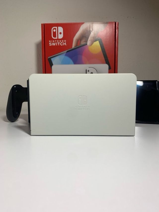Nintendo Switch OLED + Accessori