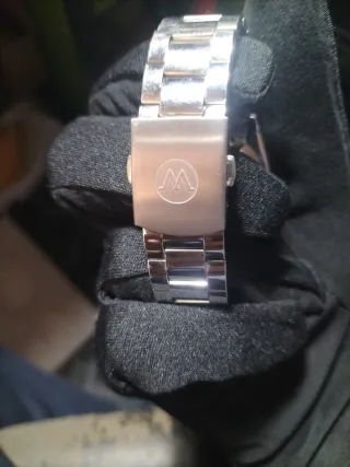 Reloj Duward Hombre Plata 20 ATM Zafiro