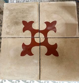 4 Baldosas Hidráulicas Cruz Roja