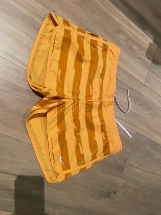 Shorts Nike Rayas Naranja y Amarillo