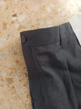 Pantalón gris hombre
