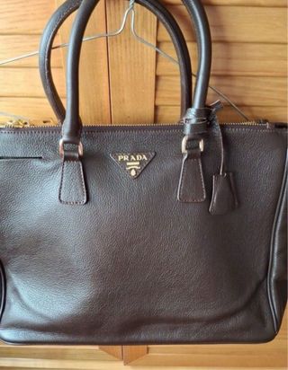 Borsa Prada in pelle marrone