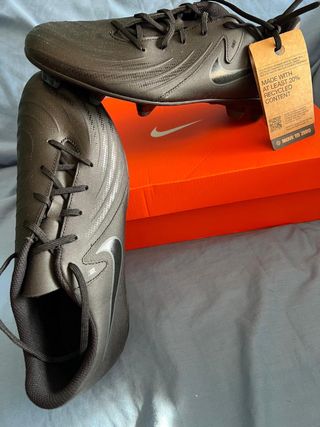 Botas de fútbol Nike Talla 44 Negras Nuevas