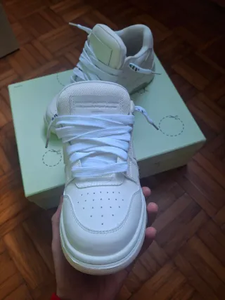 Off-White Out of Office for walking Bianche