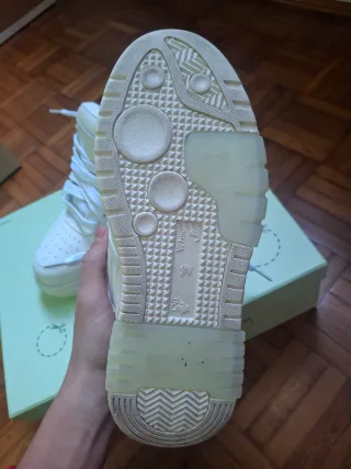 Off-White Out of Office for walking Bianche