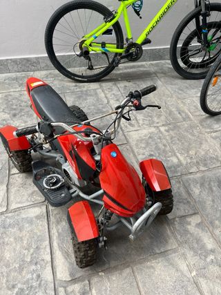 Quad rosso per bambini