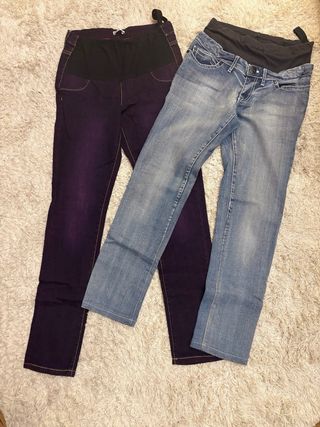 Pantalones premamá morados y vaqueros