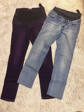 Pantalones premamá morados y vaqueros