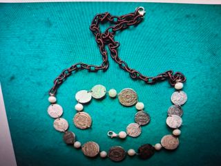 Collar y pulsera con perlas