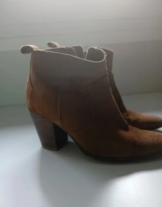 Botines cowboy Mango piel marrón talla 38