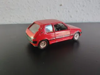 Peugeot 205 1/43
