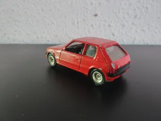 Peugeot 205 1/43