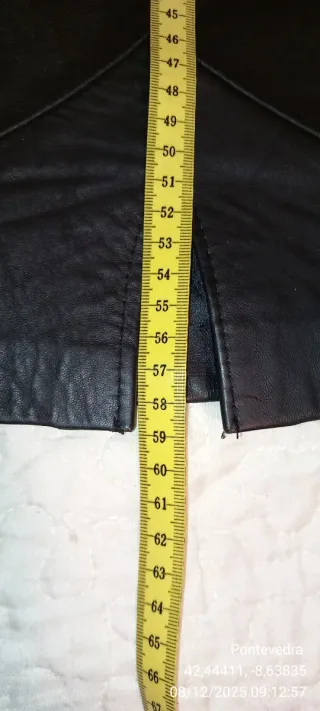 Chaqueta y falda de piel negra