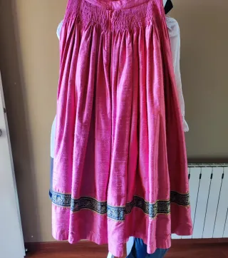 Falda Huetana rosa fucsia seda salvaje