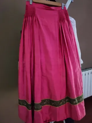 Falda Huetana rosa fucsia seda salvaje