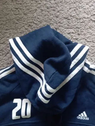 Sudadera Adidas con capucha azul marino