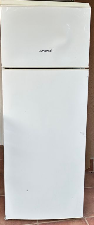 Nevera Combi Benavent Pequeña Blanca