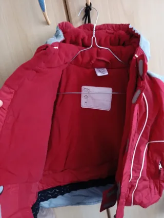 Giubbotto neve Decathlon rosso e grigio con quanti