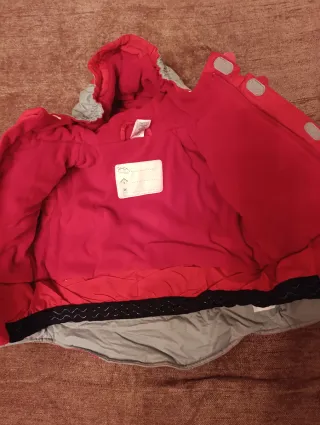 Giubbotto neve Decathlon rosso e grigio con quanti