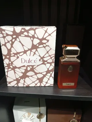 Perfume Dulce Árabe Marrón y Dorado