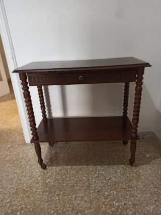 Carrello porta TV vintage in legno con ruote