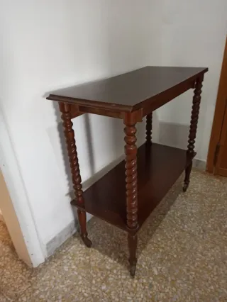 Carrello porta TV vintage in legno con ruote