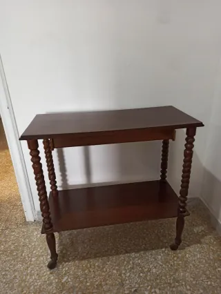 Carrello porta TV vintage in legno con ruote