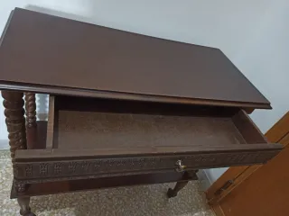 Carrello porta TV vintage in legno con ruote