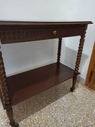 Carrello porta TV vintage in legno con ruote