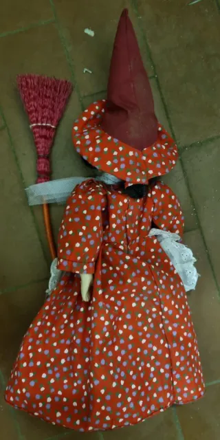 Pupazzetto Befana con scopa