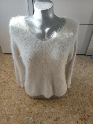 Jersey blanco peludo mujer