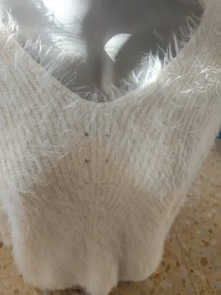 Jersey blanco peludo mujer