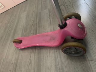 Patinete Globber 3 ruedas rosa 3€