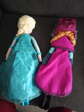 Muñecas Frozen Elsa y Anna disneyland autenticas
