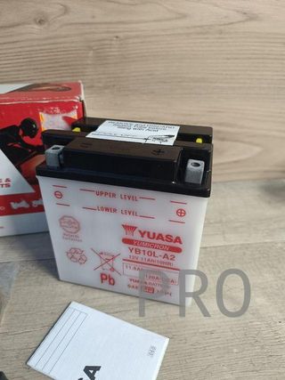 YUASA BATERIA YB10L-A2 abierto - sin ácido