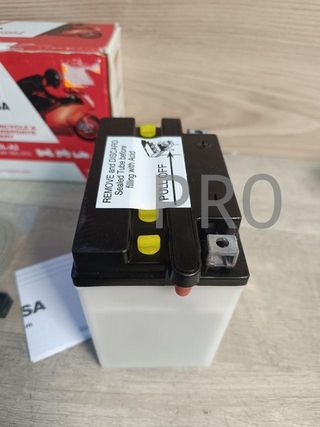 YUASA BATERIA YB10L-A2 abierto - sin ácido