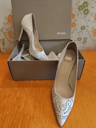 Zapatos de tacón Bata piel beige/blanco