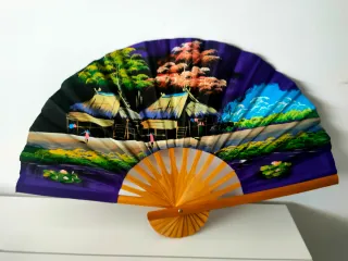 Abanico de madera pintado