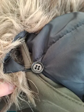 Parka Verde con Capucha y Pelo S