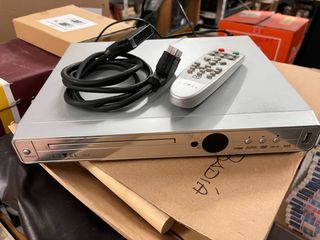 Reproductor DVD LEVEL 2510 con cables y mando