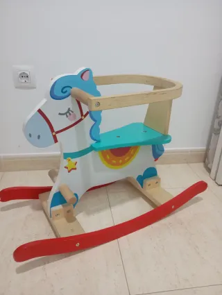 Caballito de madera para niños