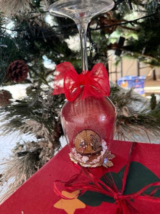 Natività in bicchiere glitter rosso