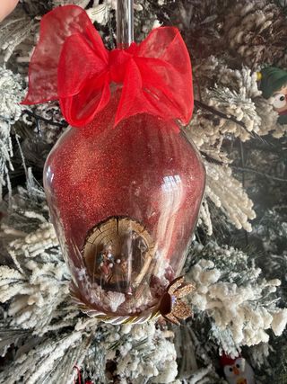 Natività in bicchiere glitter rosso