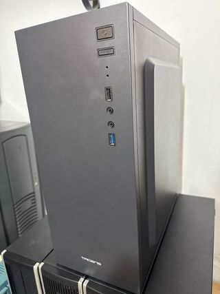 Computer desktop Windows 11