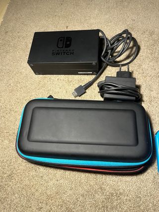 Nintendo Switch + 3 giochi e custodia