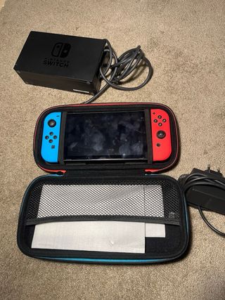 Nintendo Switch + 3 giochi e custodia