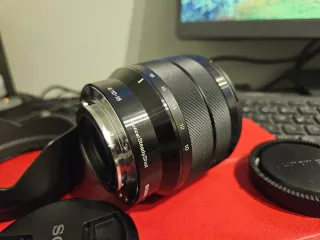 Sony 10-18mm f/4 OSS