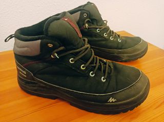 BOTAS Y ZAPATOS QUECHUA